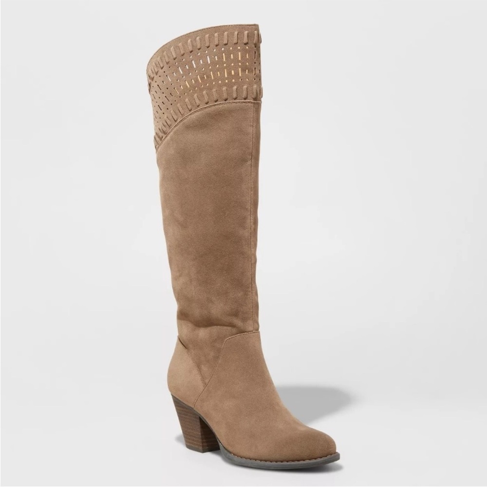 2/$30 Universal Thread riding boot tan with wide calf Size 5.5